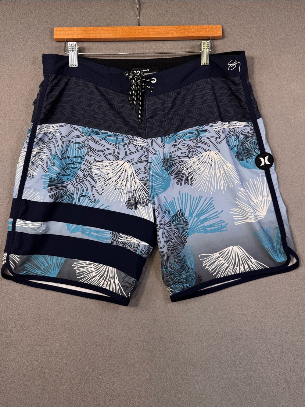 Hurley Hawaii Aloha Sig Zane Design Swim Board Trunks Blue Island Shorts, 32